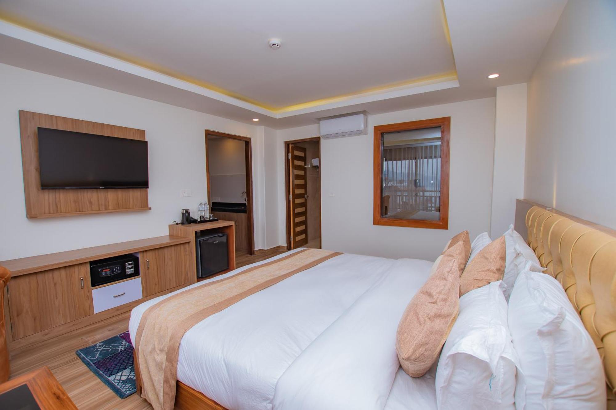 Hotel Pokhara Village & Spa Экстерьер фото