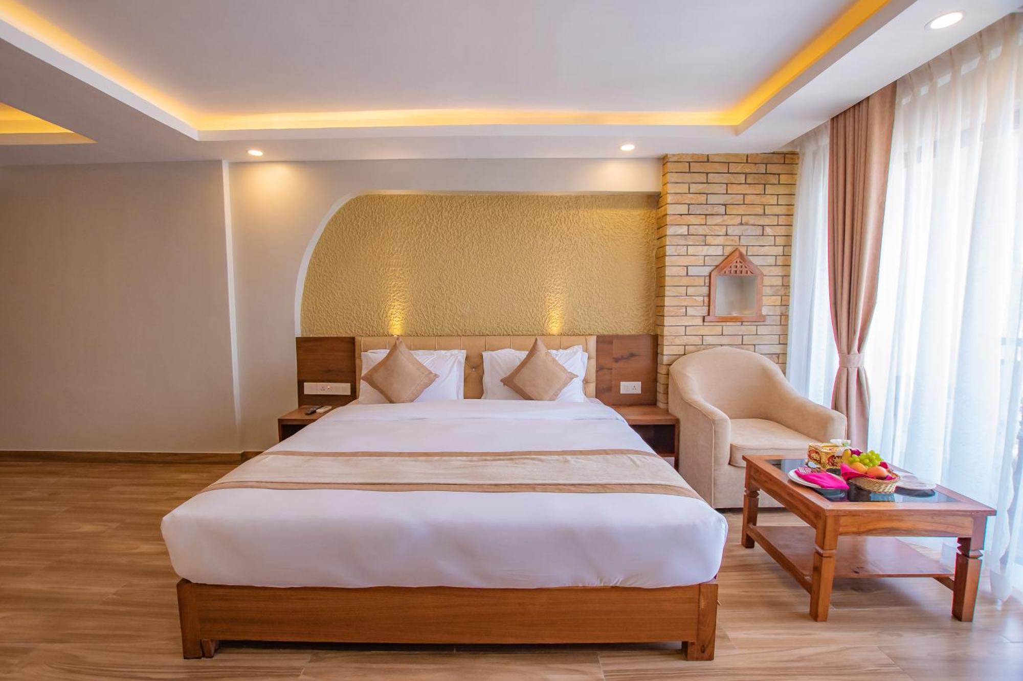 Hotel Pokhara Village & Spa Экстерьер фото