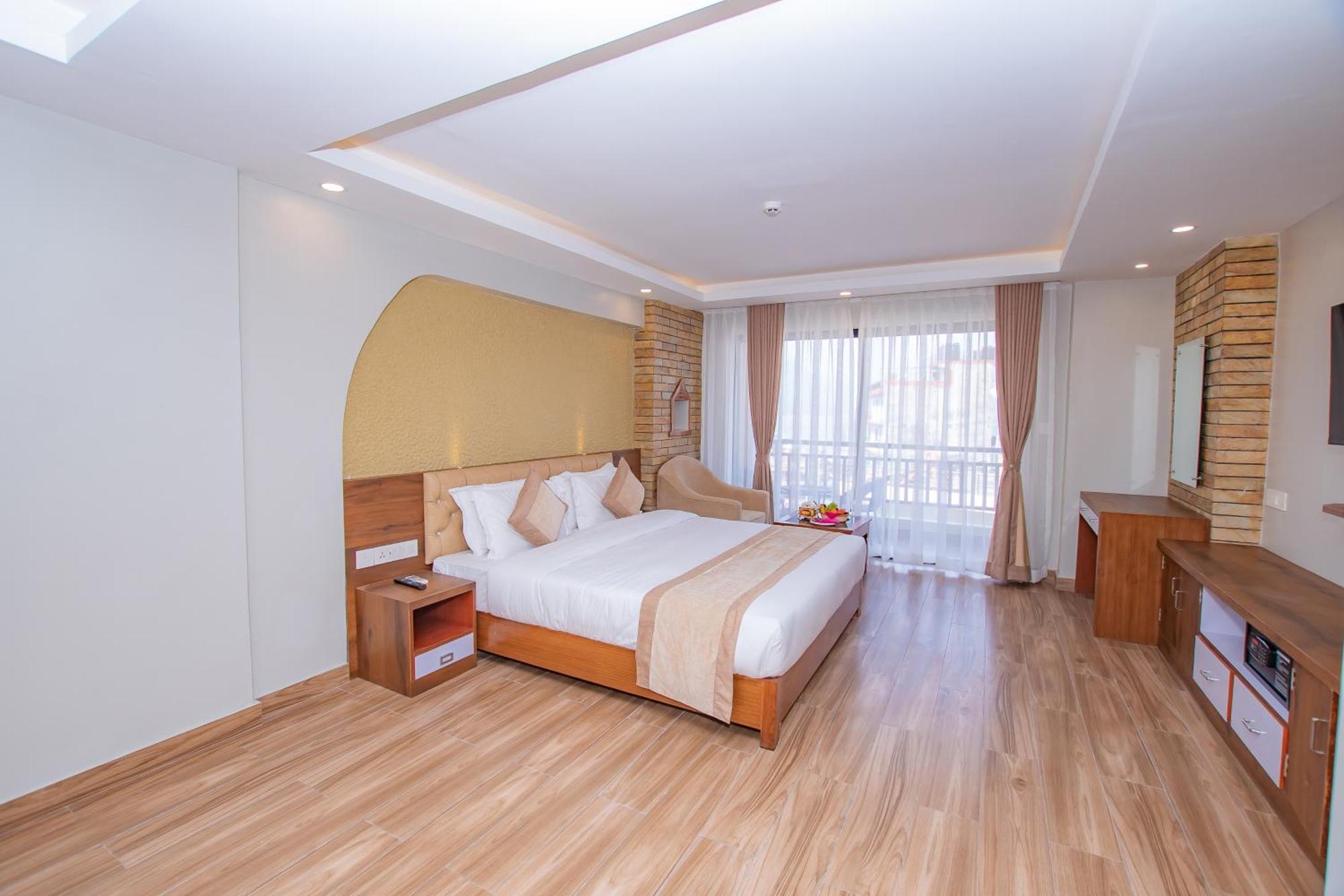 Hotel Pokhara Village & Spa Экстерьер фото