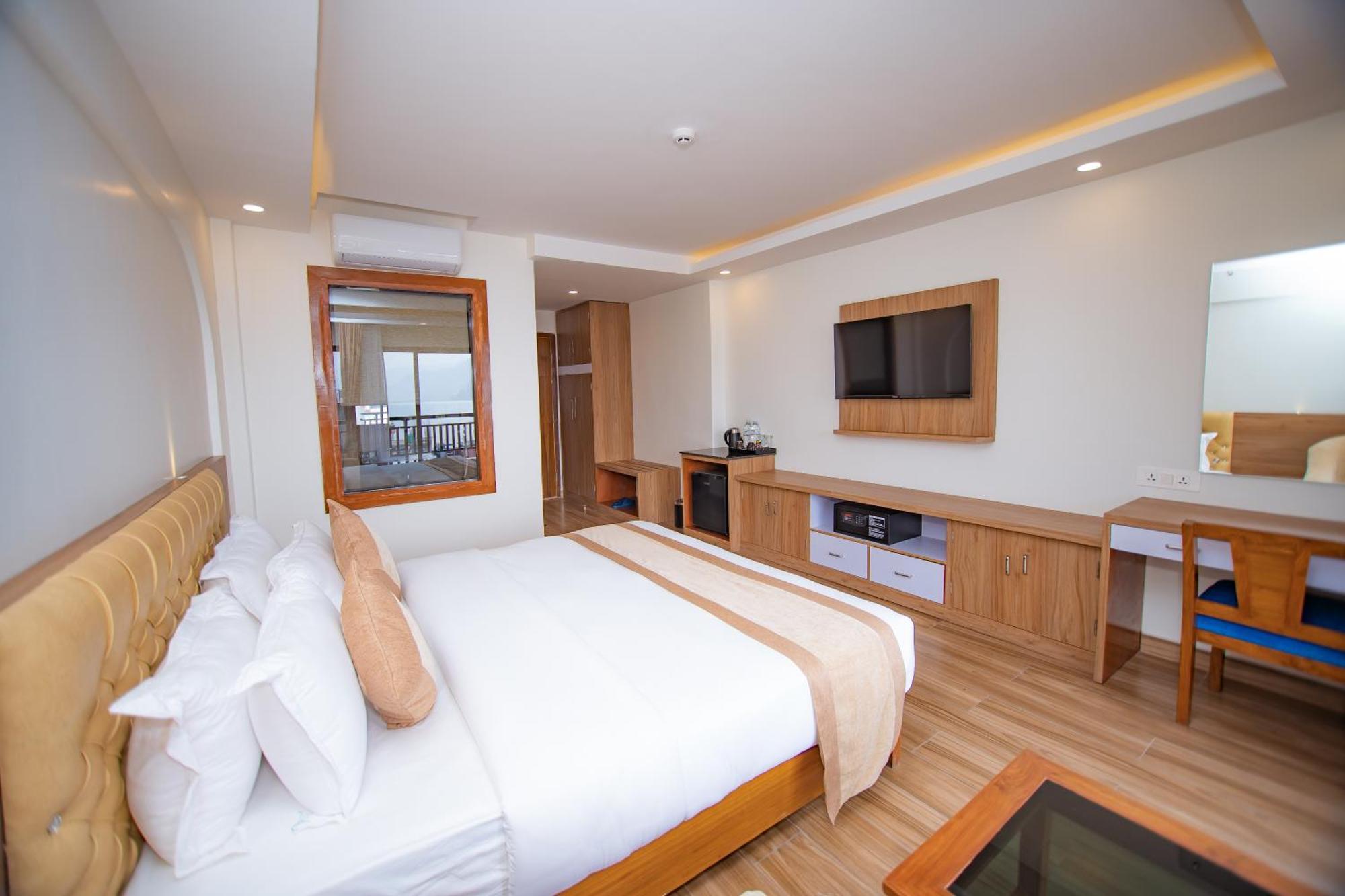 Hotel Pokhara Village & Spa Экстерьер фото