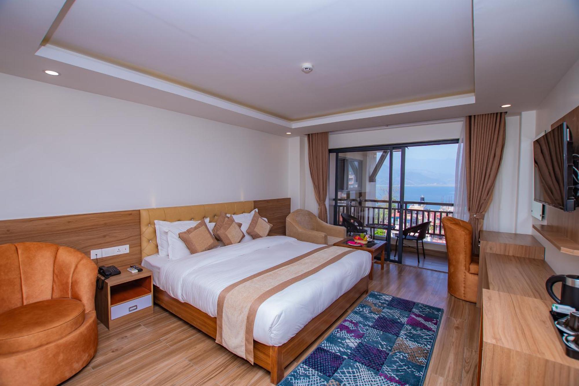 Hotel Pokhara Village & Spa Экстерьер фото