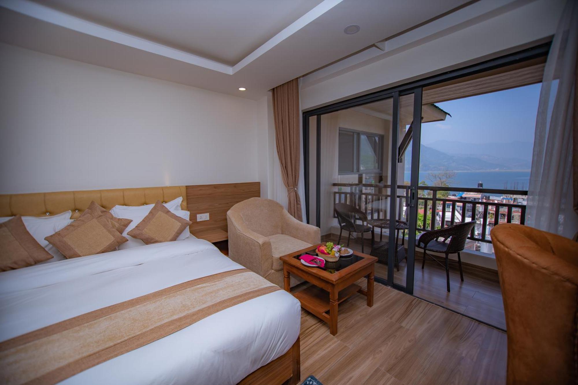 Hotel Pokhara Village & Spa Экстерьер фото
